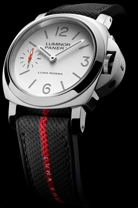 panerai luminor luna rossa price.